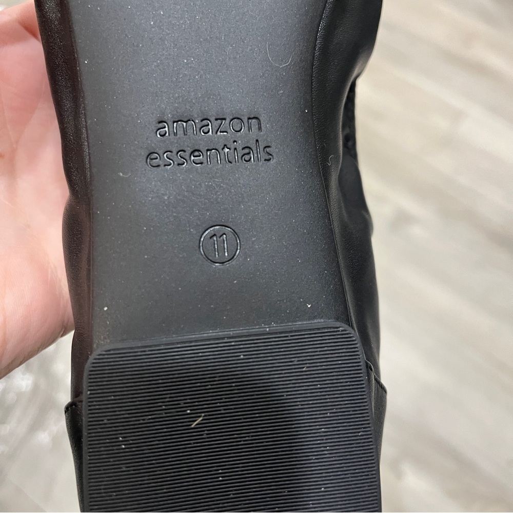 Amazon Essentials Black Round-Toe Ballet Flats NWT - image 4